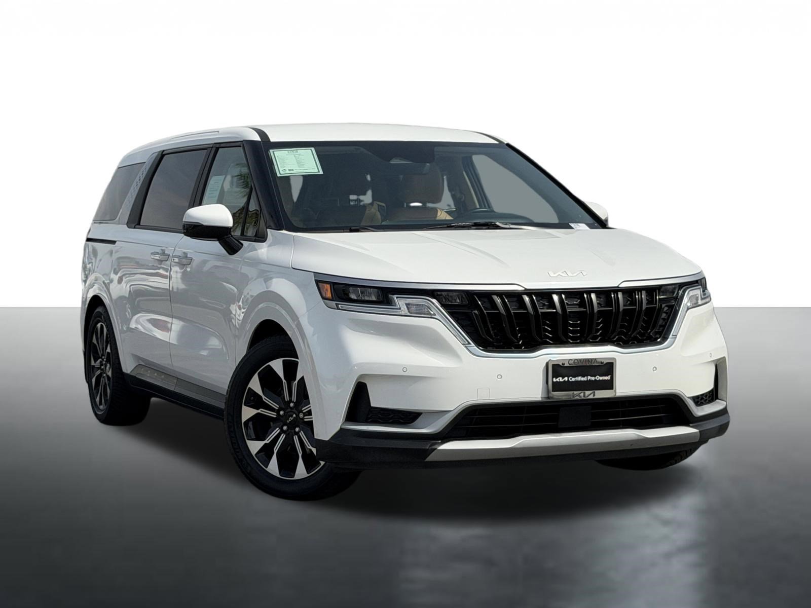 Used 2022 Kia Carnival EX image 2