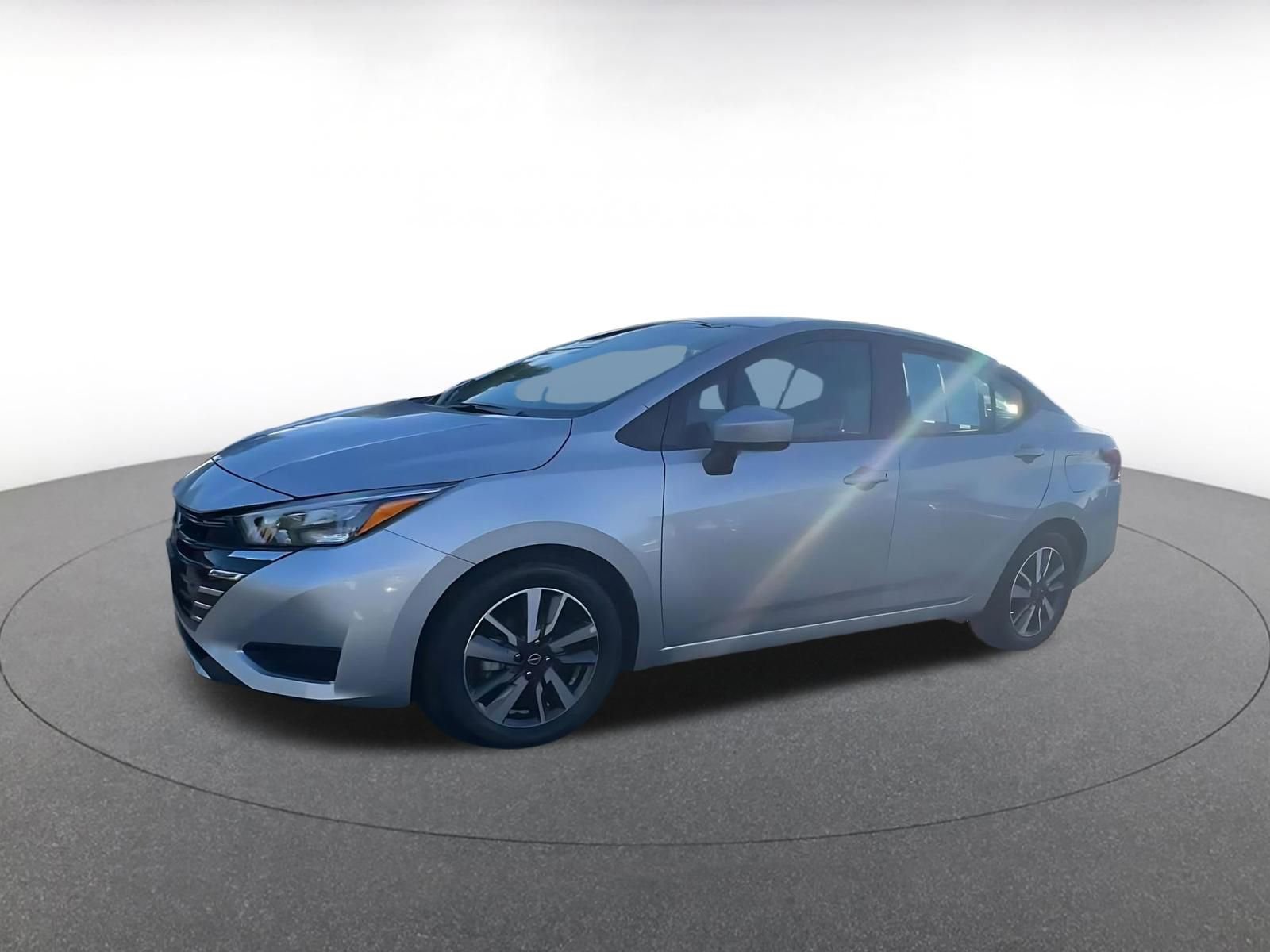 Used 2025 Nissan Versa SV image 8