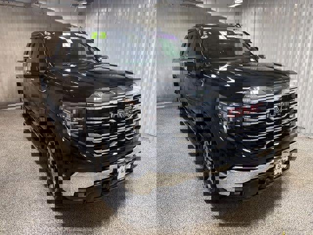 Used 2023 GMC Sierra 1500 SLT w/ SLT Premium Package image 2