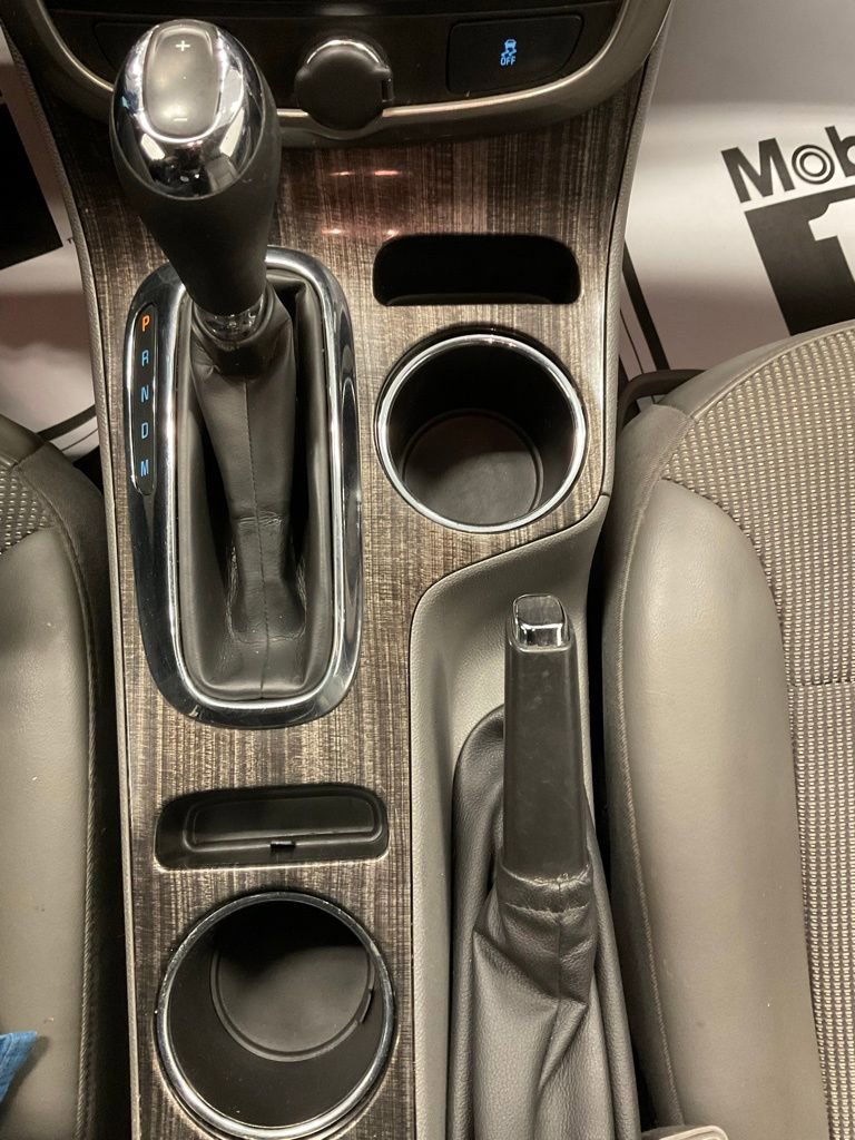 Used 2015 Chevrolet Malibu LT w/ Power Convenience Package image 24