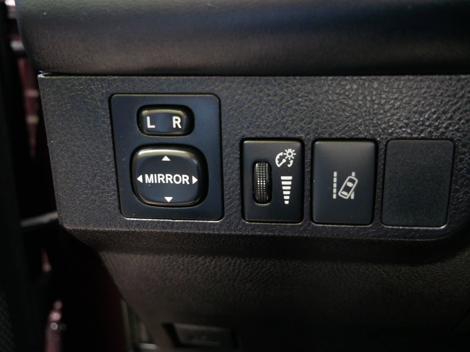 Used 2018 Toyota RAV4 Limited w/ All Weather Liner Package AWD/4WD image 27