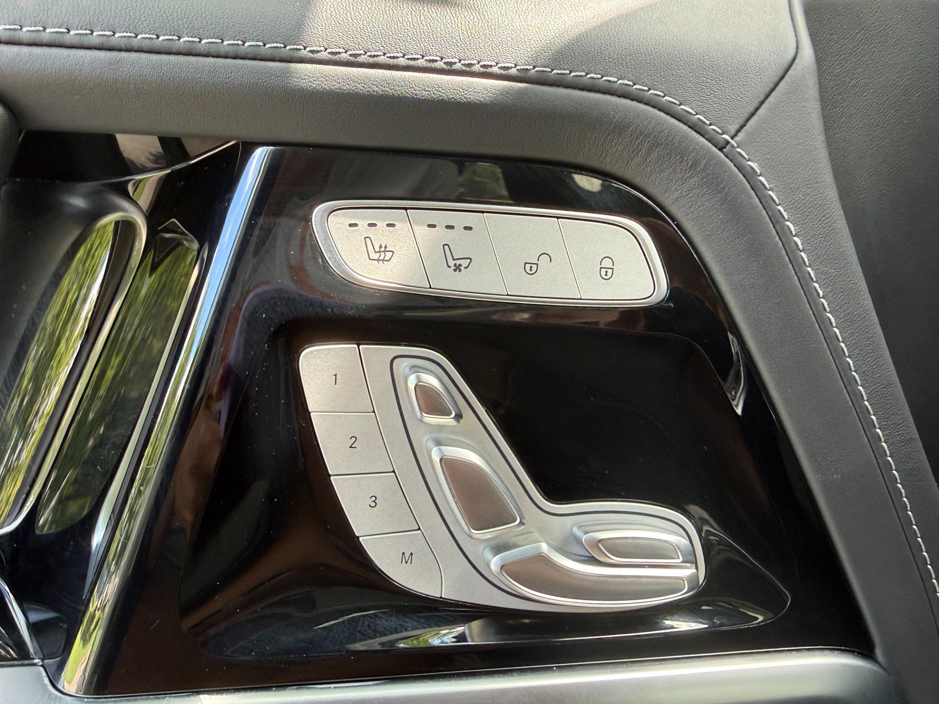 Used 2025 Mercedes-Benz G 63 AMG 4MATIC image 37