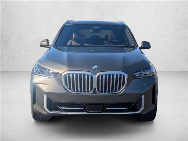 New 2026 BMW X5 xDrive50e w/ Premium Package AWD/4WD image 3
