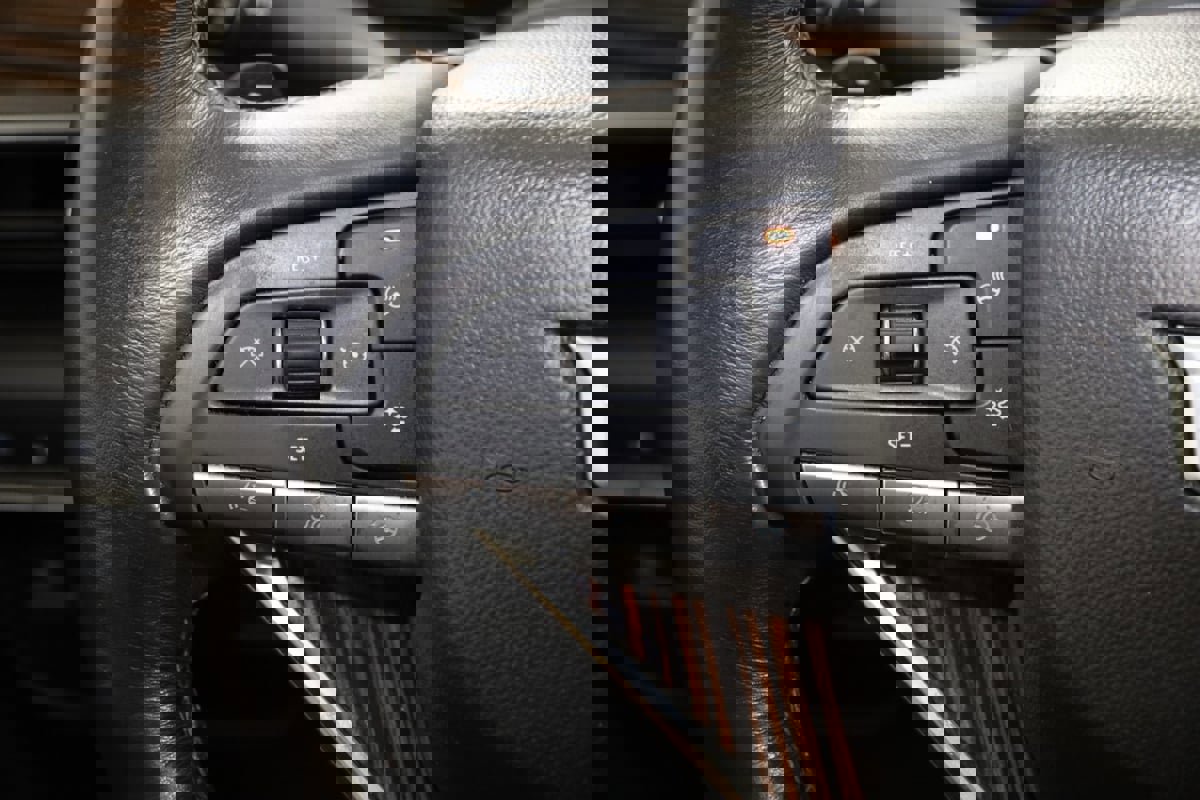 Used 2023 Cadillac Escalade Premium Luxury image 39