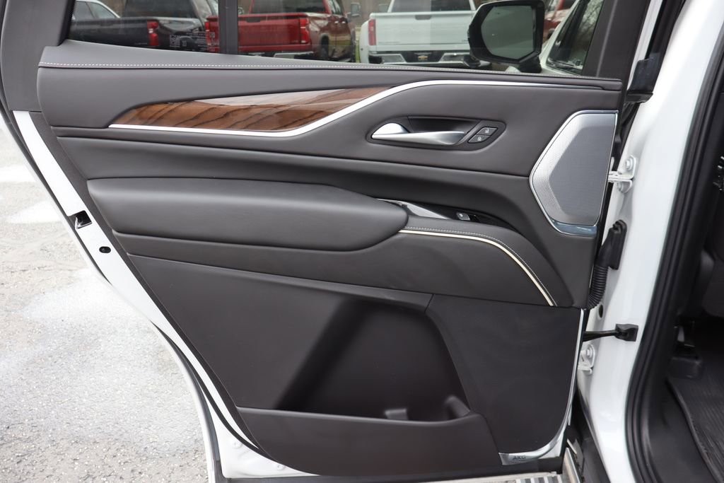 Used 2024 Cadillac Escalade Sport Platinum w/ LPO, ONYX Package image 39