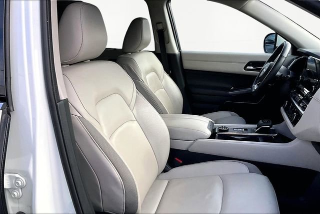 Used 2023 Nissan Pathfinder SL image 21