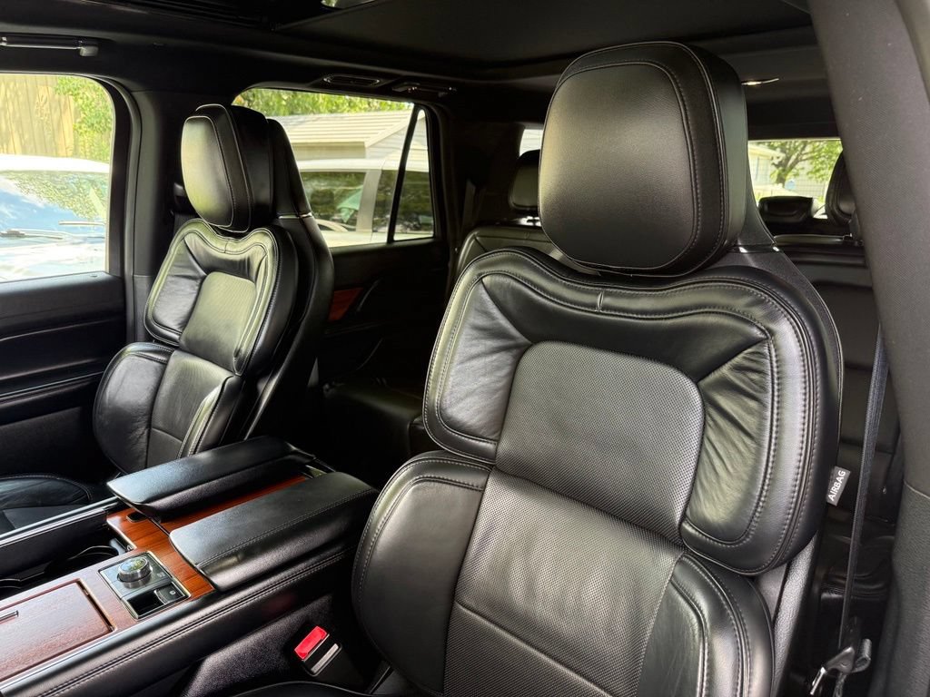 Used 2019 Lincoln Navigator L Reserve AWD/4WD image 10