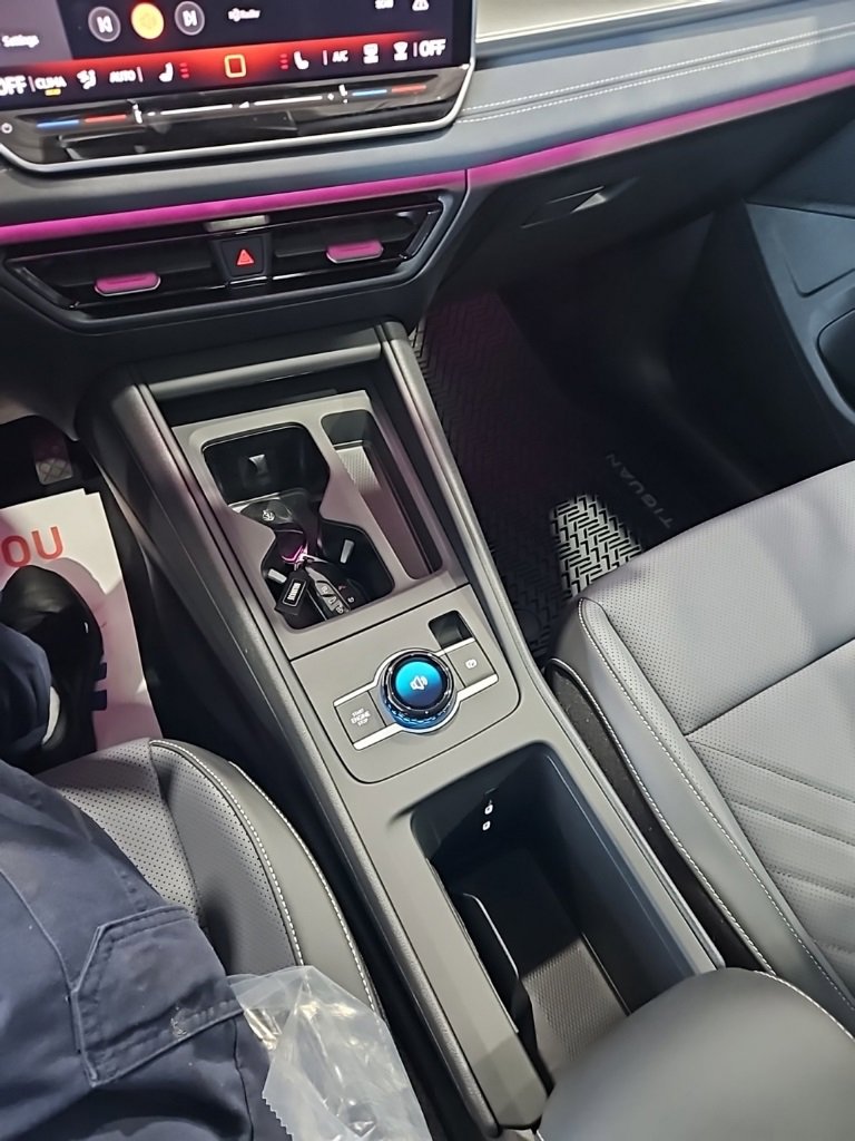 New 2026 Volkswagen Tiguan SE image 33