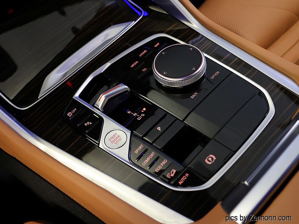 Certified 2024 BMW X6 xDrive40i w/ Premium Package image 26