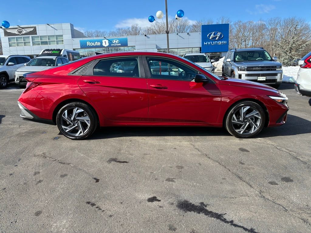 Used 2025 Hyundai Elantra Sport image 8