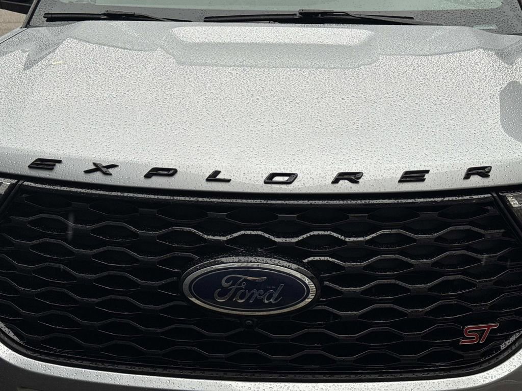 Used 2022 Ford Explorer ST w/ Equipment Group 401A AWD/4WD image 11