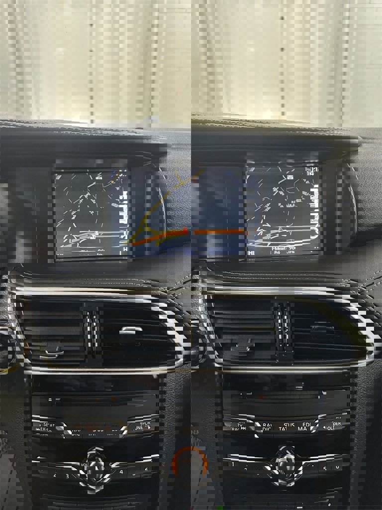 Used 2017 INFINITI QX30 Premium w/ Navigation Package image 23