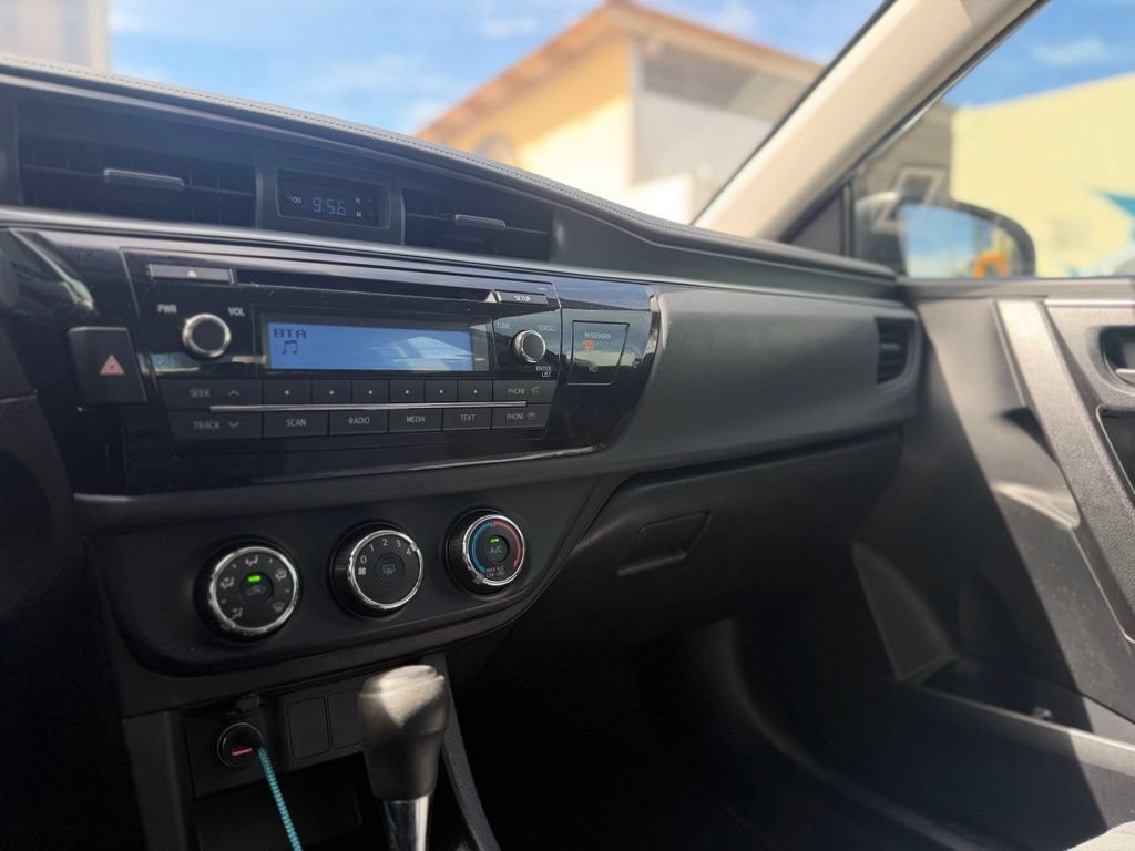 Used 2015 Toyota Corolla L FWD image 19