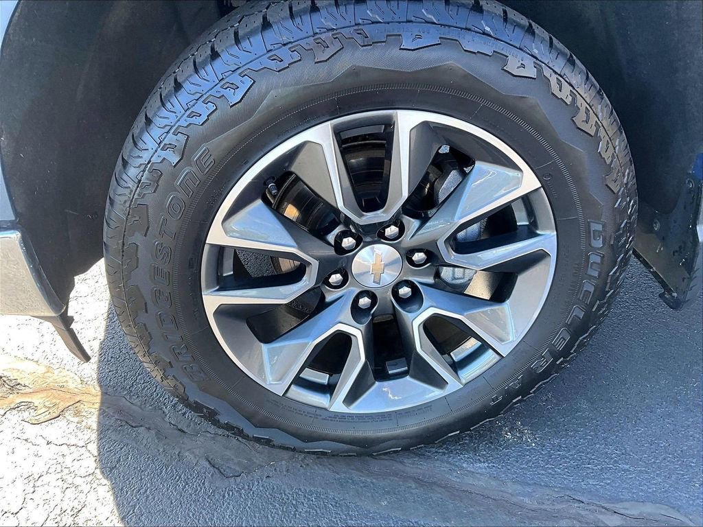 Used 2024 Chevrolet Silverado 1500 LT AWD/4WD image 7