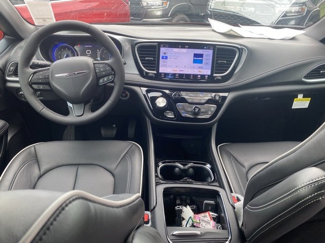 New 2026 Chrysler Pacifica Limited w/ S Appearance Package image 39