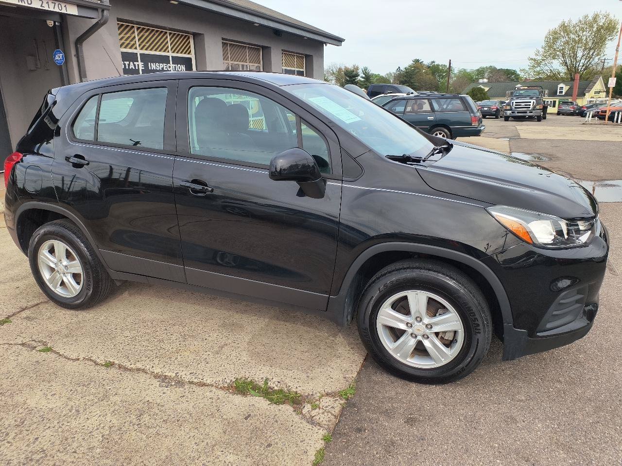 Used 2020 Chevrolet Trax LS AWD/4WD image 21