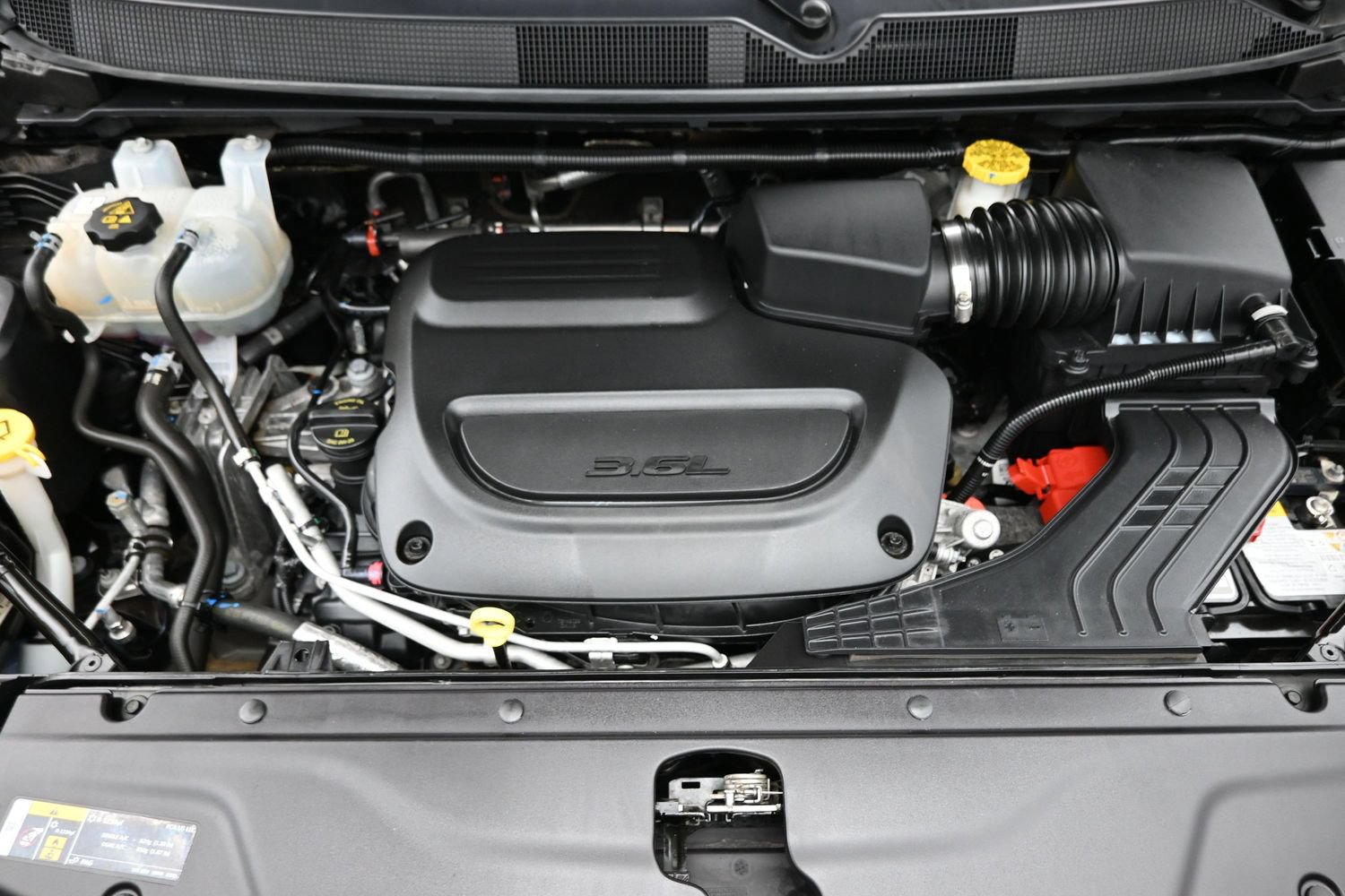 Used 2024 Chrysler Pacifica Touring-L FWD image 9