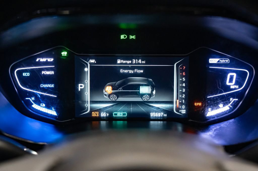Used 2022 Kia Niro EX Premium FWD image 17