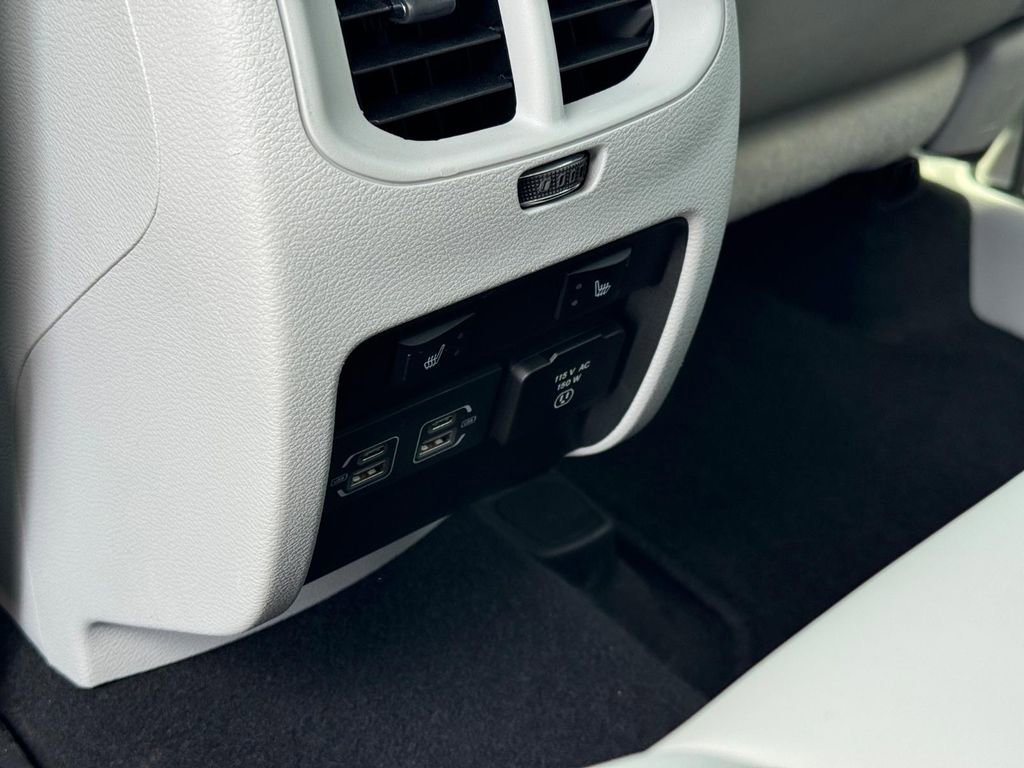 Used 2022 Jeep Cherokee Limited w/ Elite Package AWD/4WD image 12