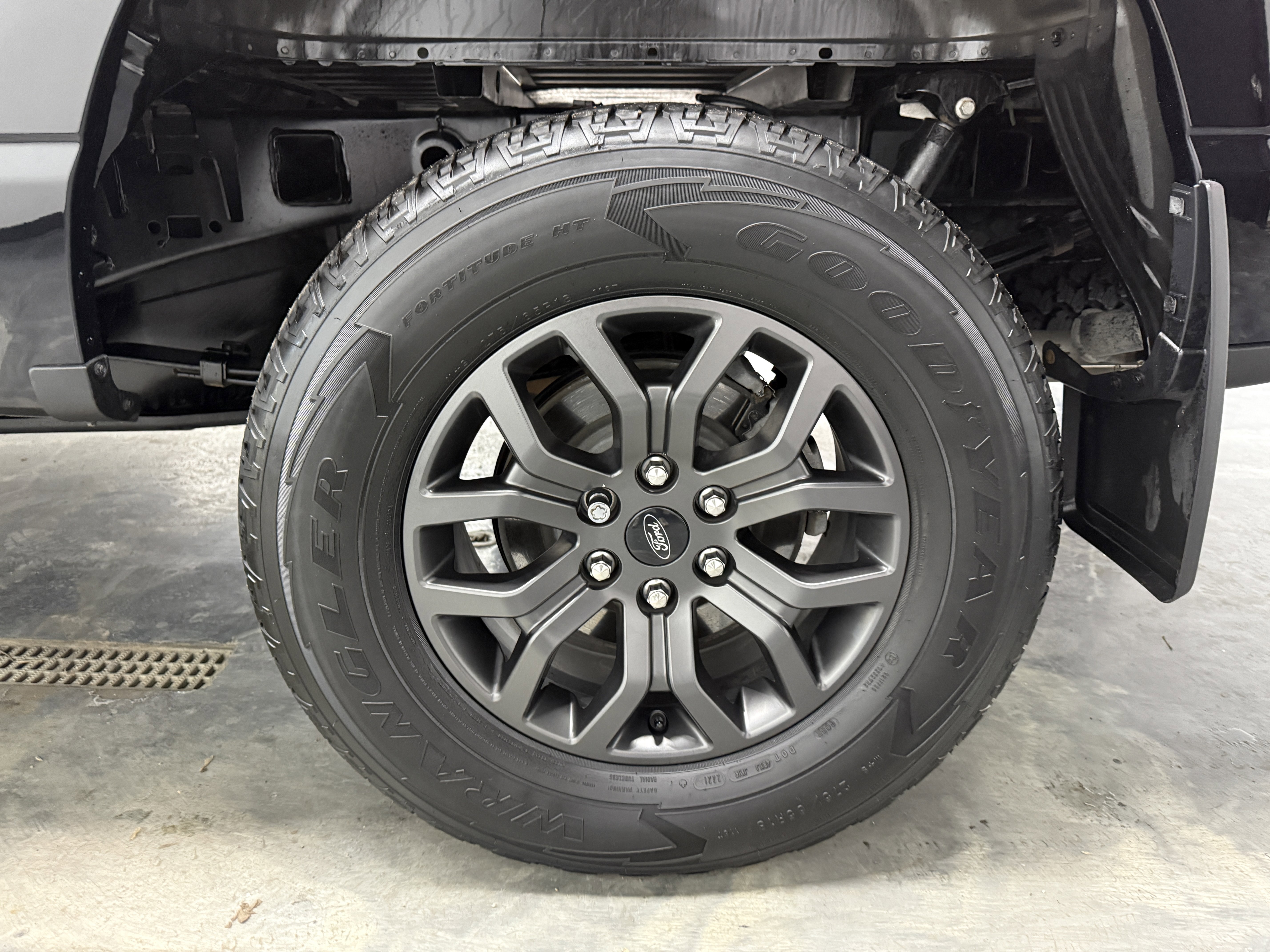 Used 2023 Ford F150 Tremor w/ Equipment Group 402A High image 33