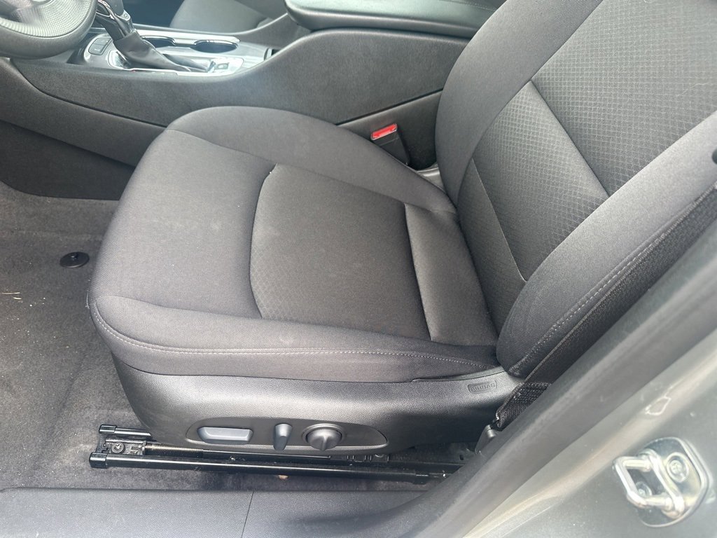 Used 2025 Chevrolet Malibu LT image 27