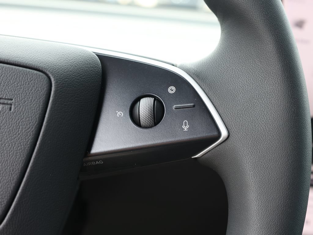 Used 2026 Tesla Model Y 2WD image 38