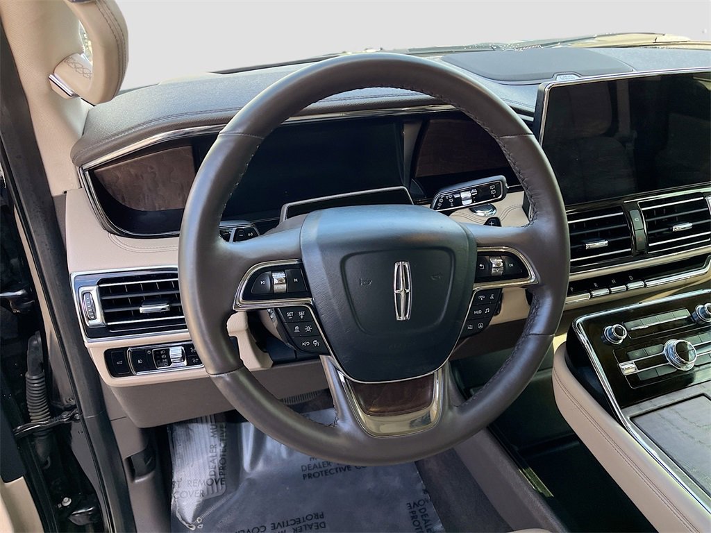 Used 2024 Lincoln Navigator Reserve image 11