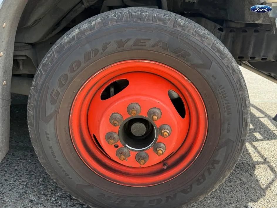 Used 2015 Ford E-350 and Econoline 350 Super Duty RWD image 4