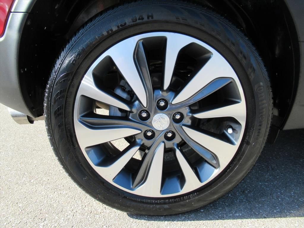 Used 2022 Buick Encore Preferred w/ Safety Package FWD image 8