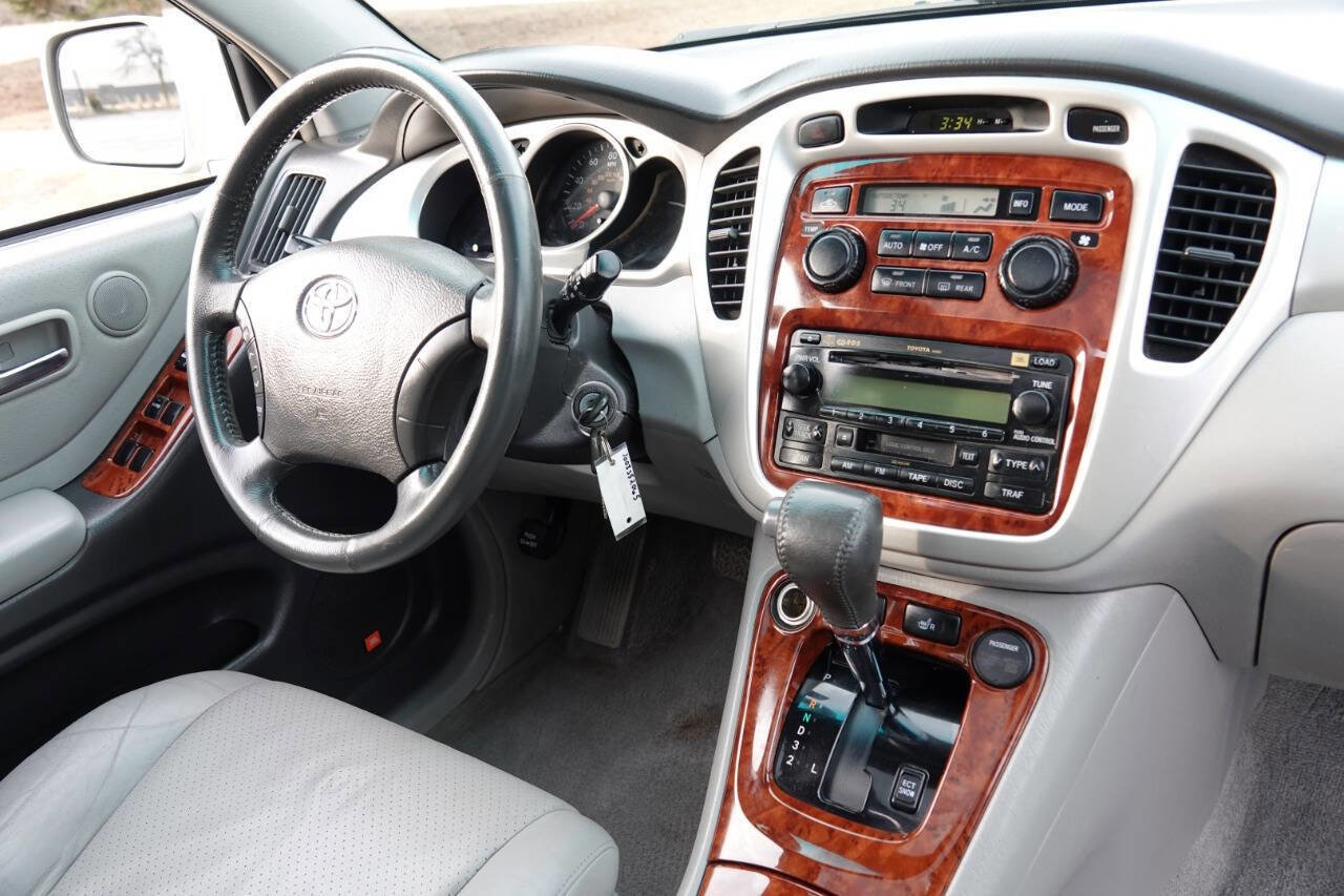 Used 2005 Toyota Highlander Limited AWD/4WD image 61