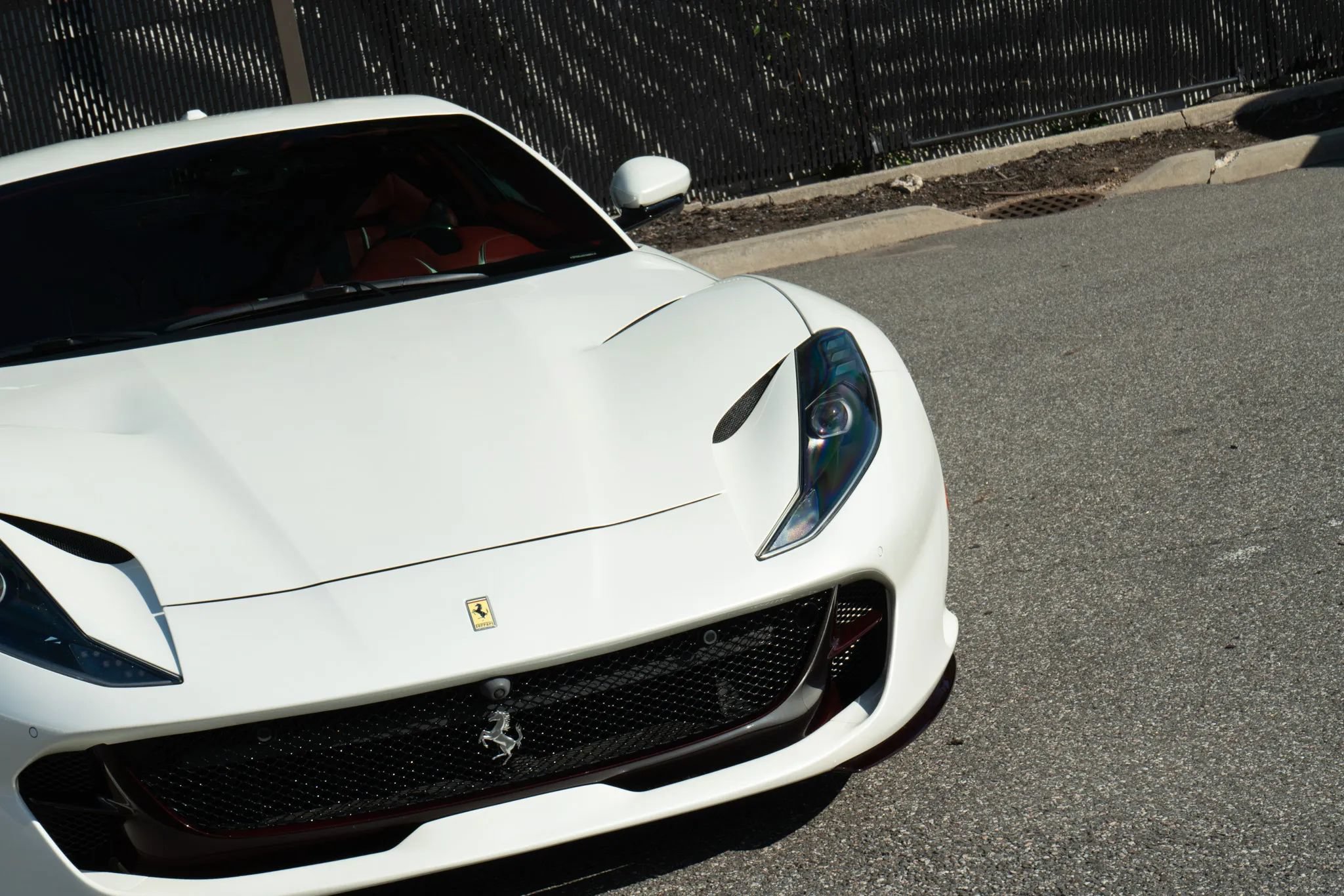 Used 2020 Ferrari 812 Superfast RWD image 5