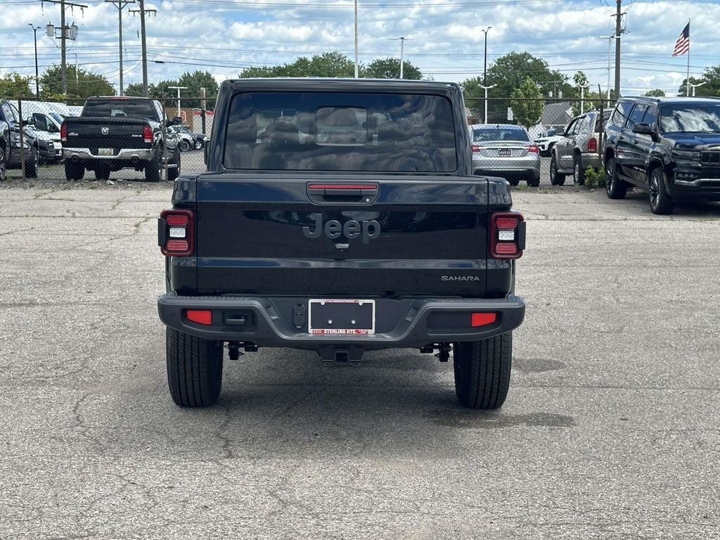 New 2026 Jeep Gladiator Sport AWD/4WD image 4