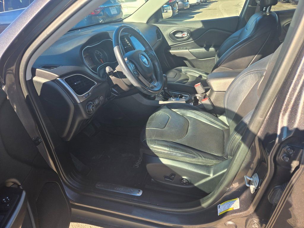 Used 2019 Jeep Cherokee Limited w/ Luxury Group image 7