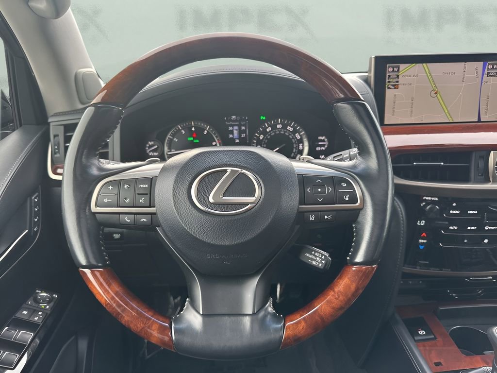 Used 2016 Lexus LX 570 4WD image 16