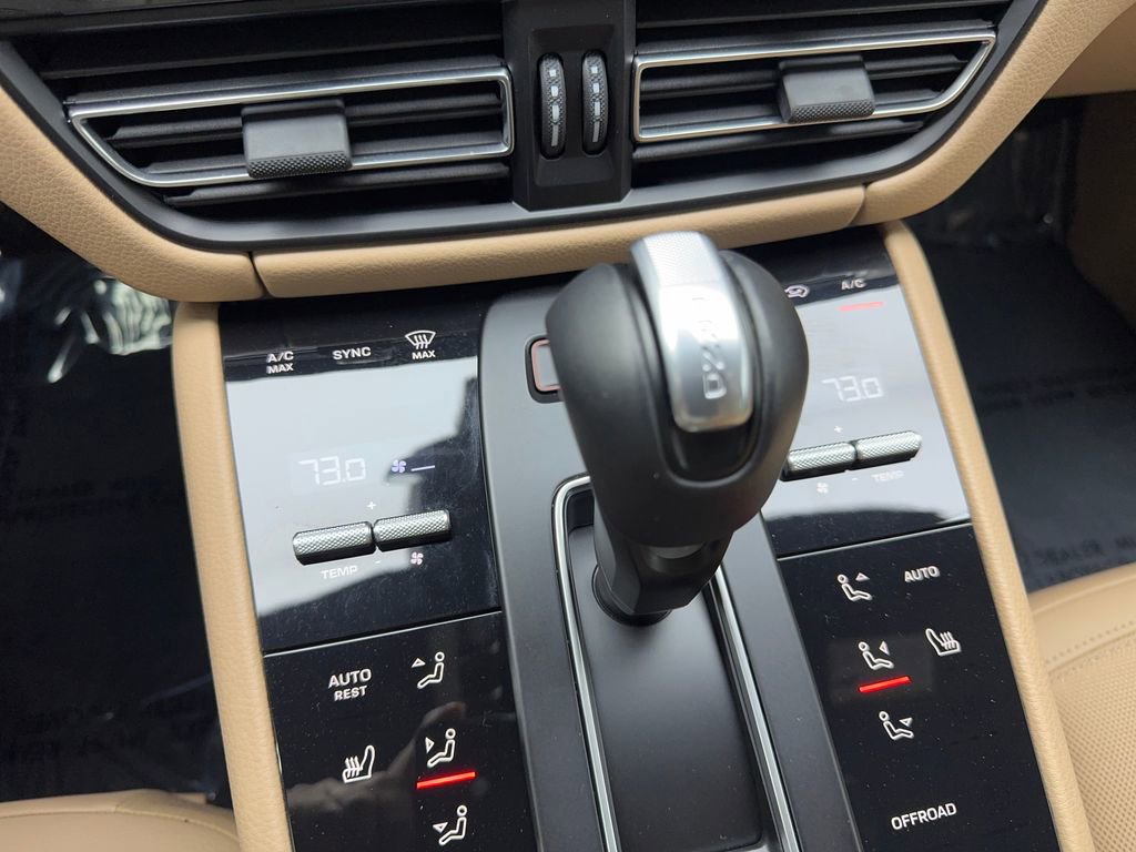 Used 2025 Porsche Macan Turbo image 65