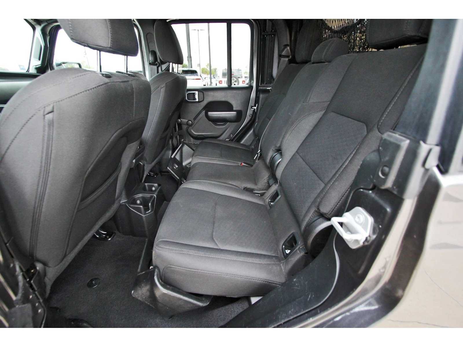 Used 2022 Jeep Gladiator Sport AWD/4WD image 11