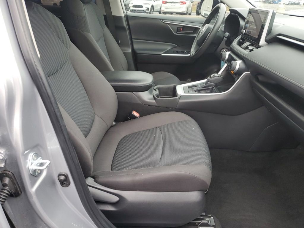 Used 2023 Toyota RAV4 LE image 30
