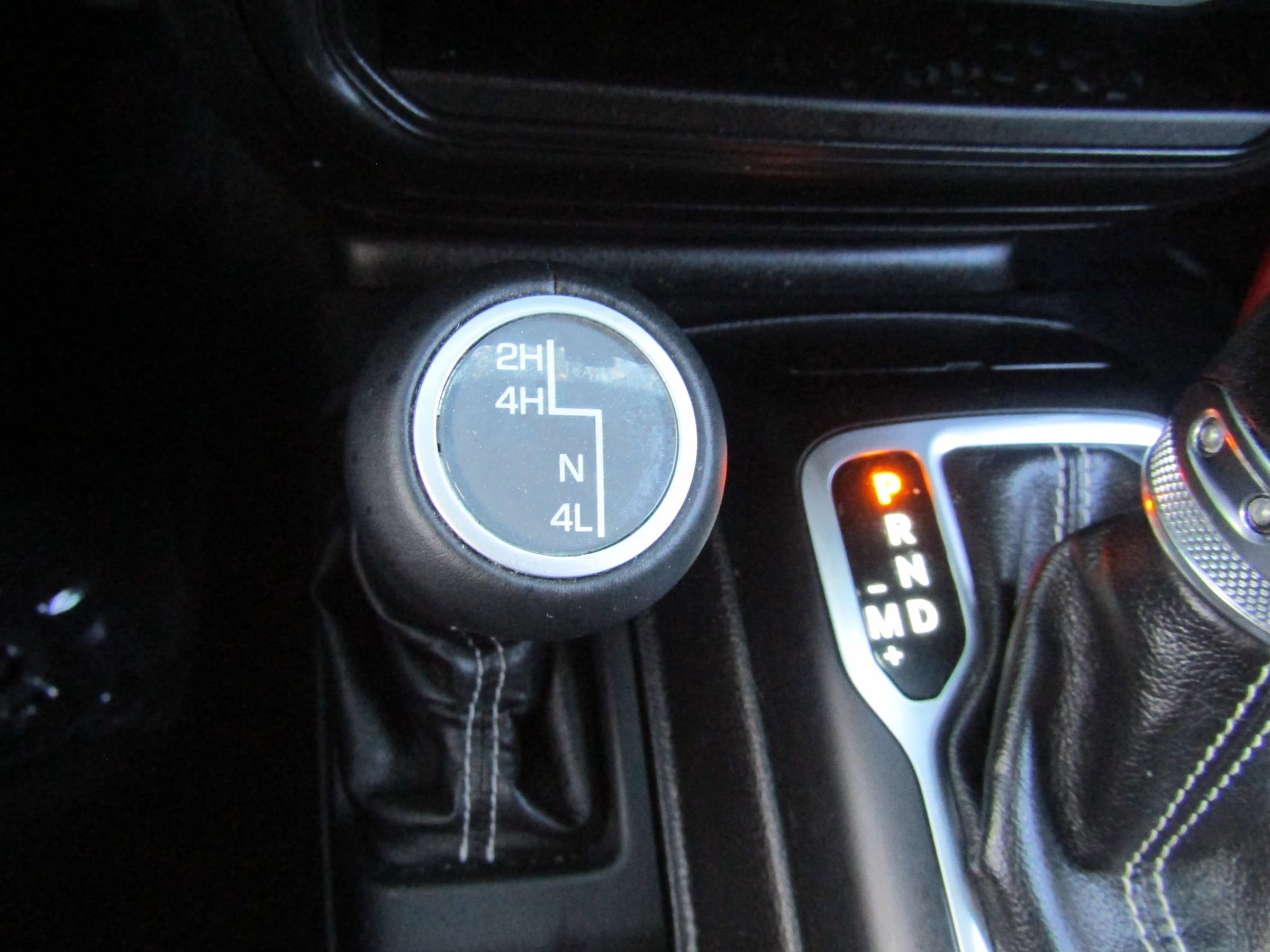 Used 2018 Jeep Wrangler Unlimited Sahara image 33