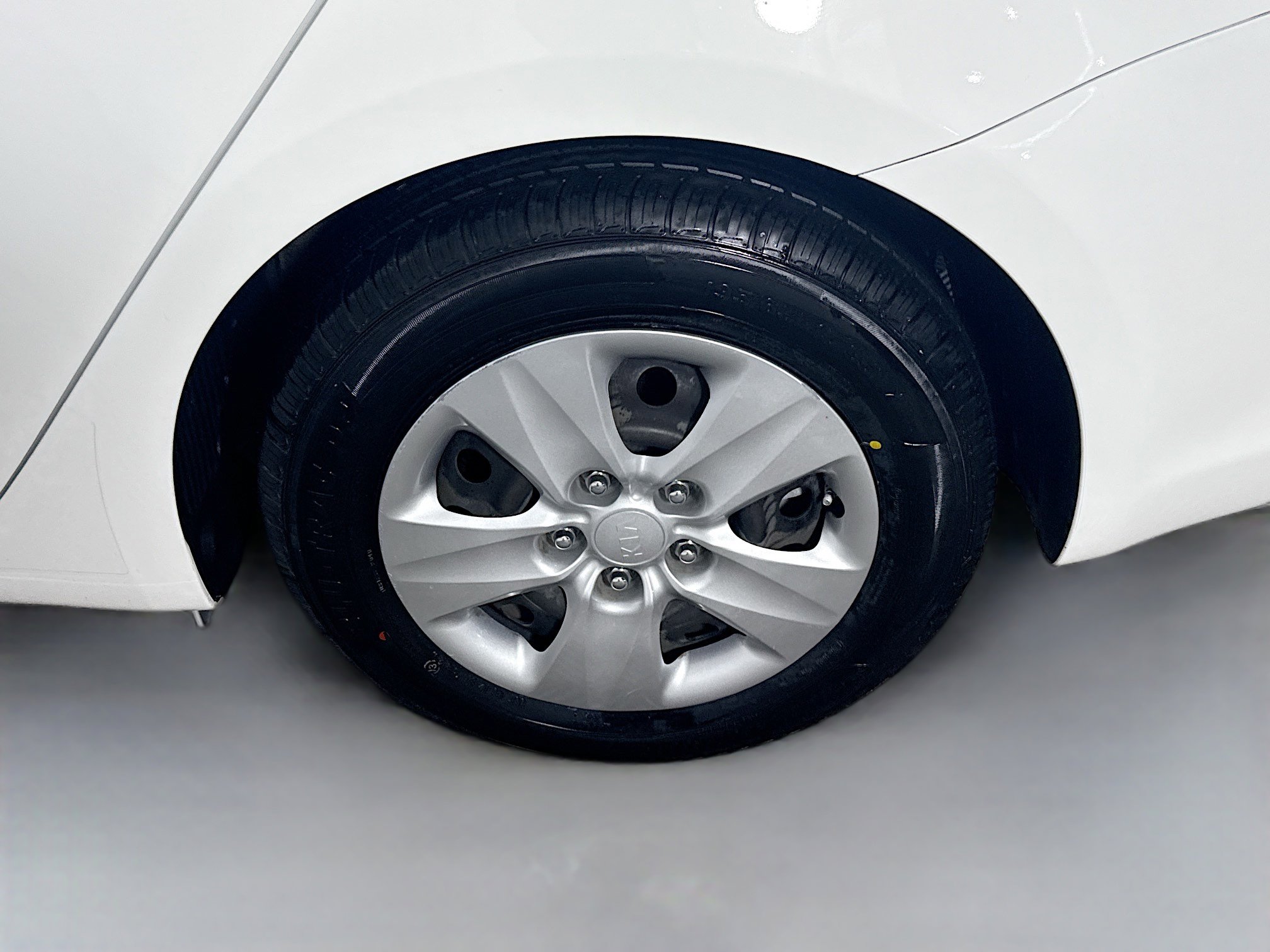 Used 2017 Kia Forte LX image 35