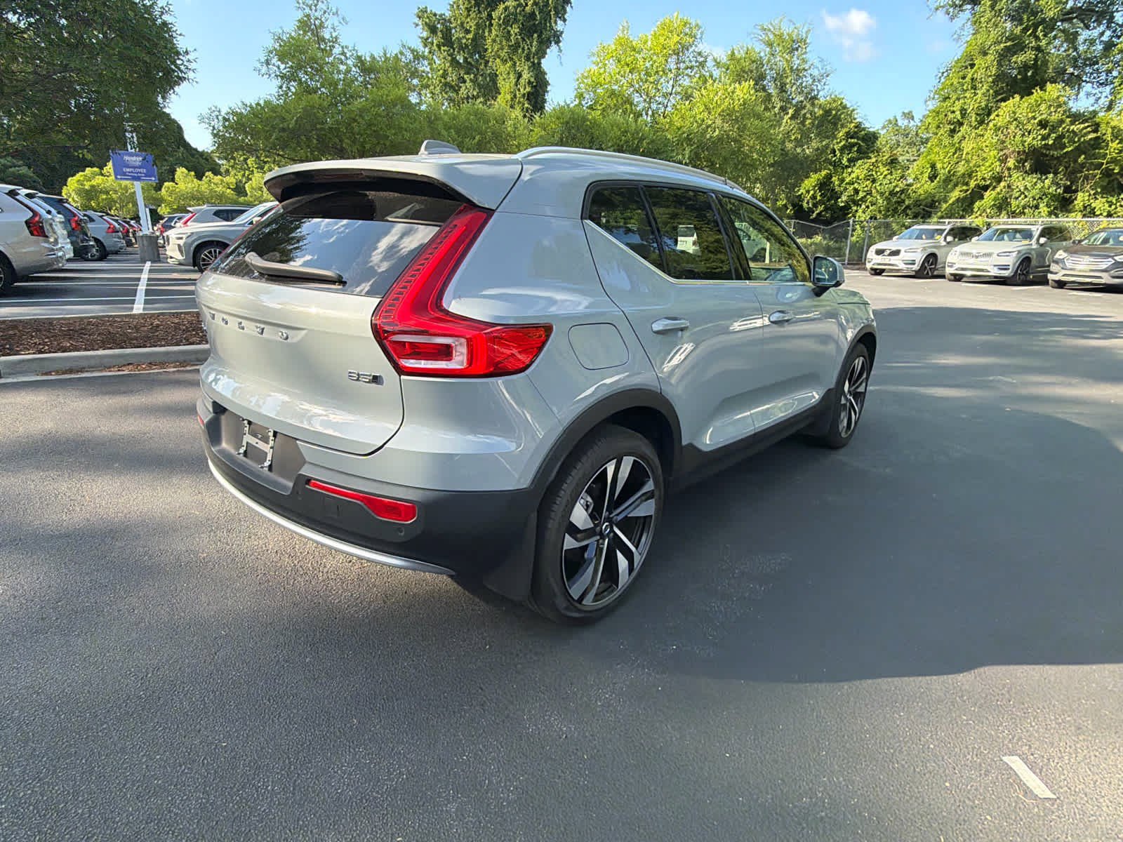 Used 2024 Volvo XC40 B5 Plus w/ Protection Package Premier AWD/4WD image 15