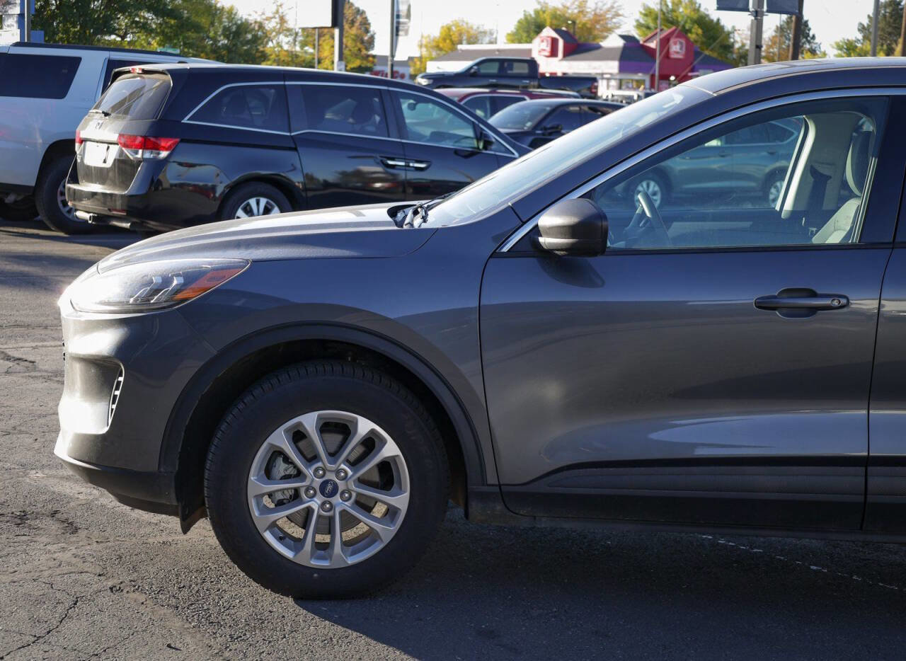 Used 2022 Ford Escape SE w/ Cold Weather Package image 7