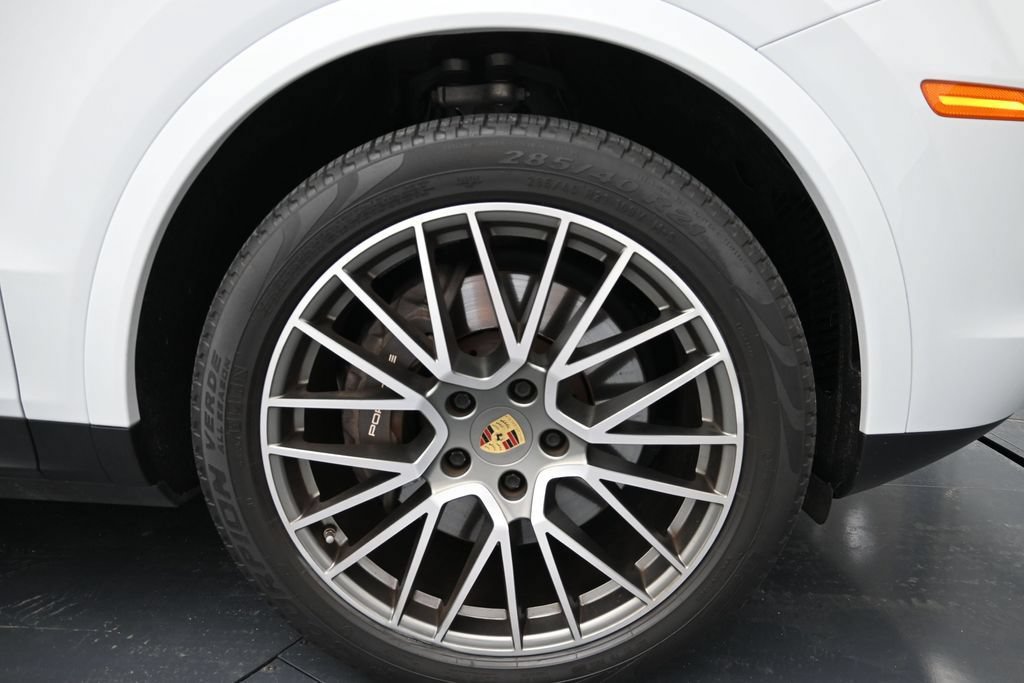 Certified 2022 Porsche Cayenne Platinum Edition AWD/4WD image 20