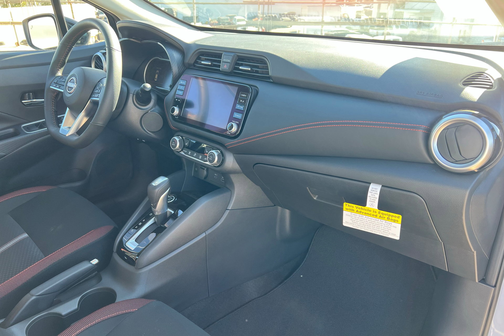 New 2025 Nissan Versa SR w/ Trunk Package image 23
