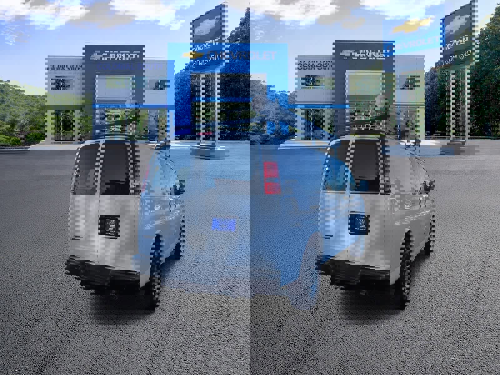 Certified 2024 Chevrolet Express 3500 w/ Driver Convenience Package image 6