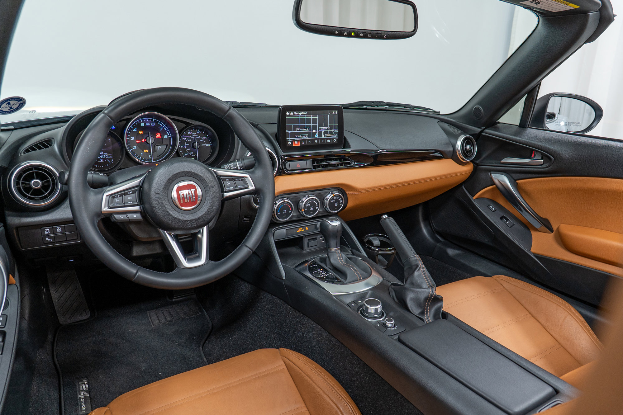 Used 2018 FIAT 124 Spider Lusso w/ Convenience Group image 17