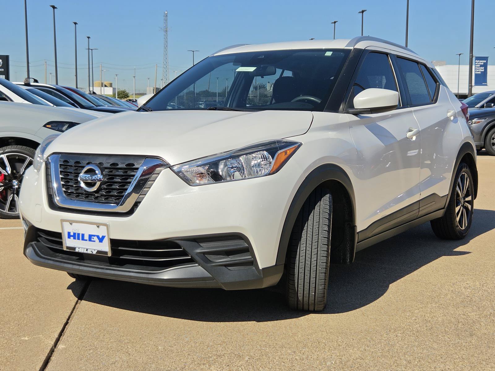 Used 2020 Nissan Kicks SV FWD image 2