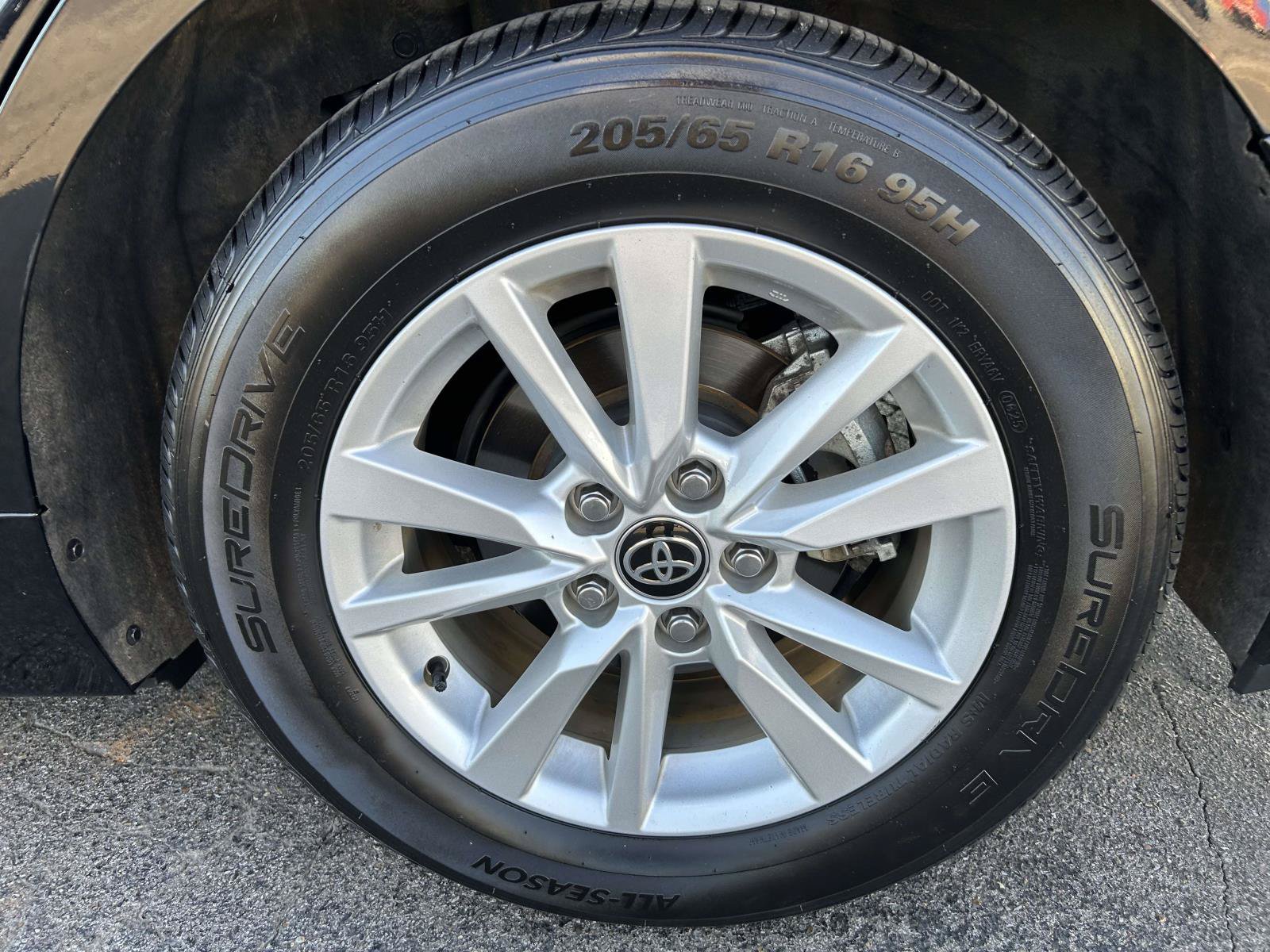 Used 2025 Toyota Camry LE FWD image 17
