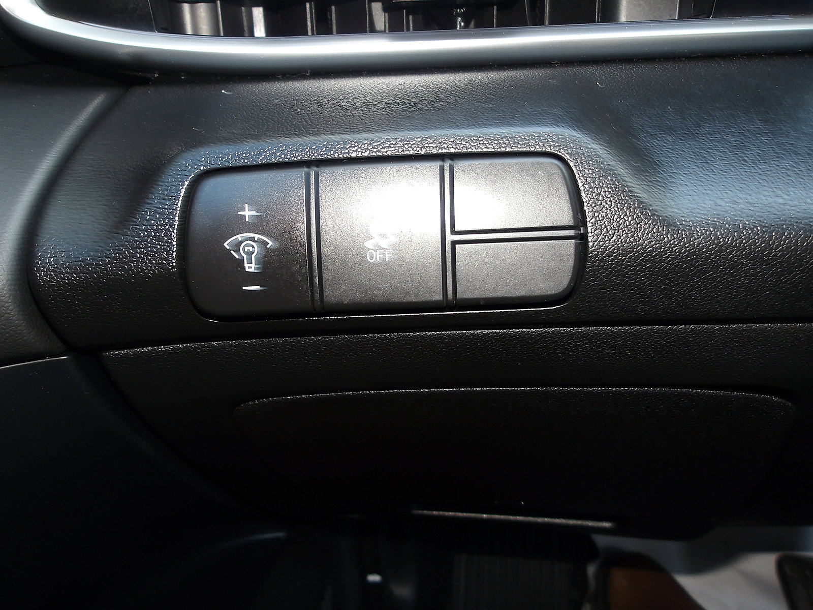 Certified 2024 Hyundai Elantra SEL image 16