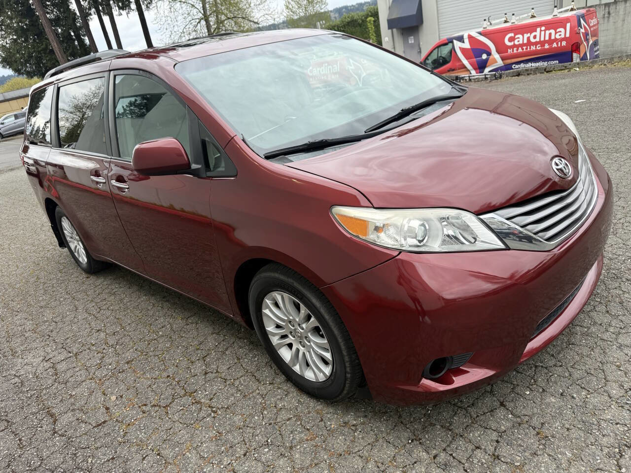 Used 2016 Toyota Sienna XLE Premium FWD image 8
