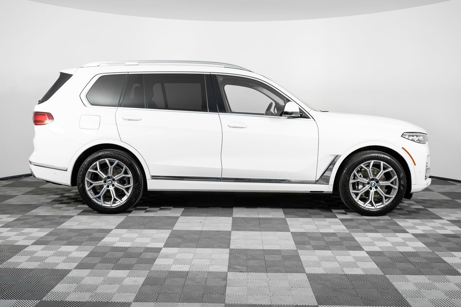Used 2022 BMW X7 xDrive40i w/ Premium Package image 9